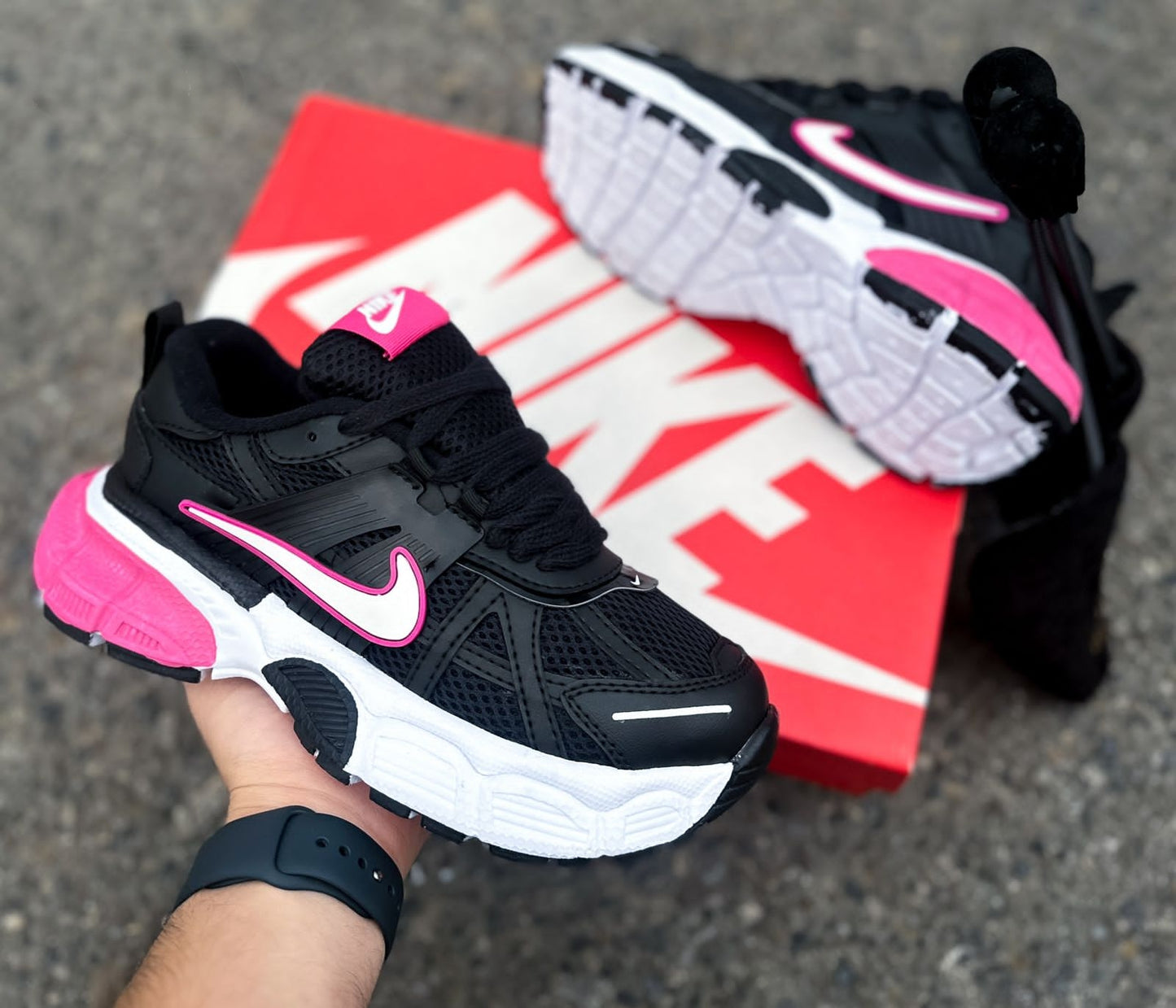 SÚPER PROMO NIKE V2K 2 PARES X 220 MIL + ENVÍO GRATIS + PAGAS AL RECIBIR